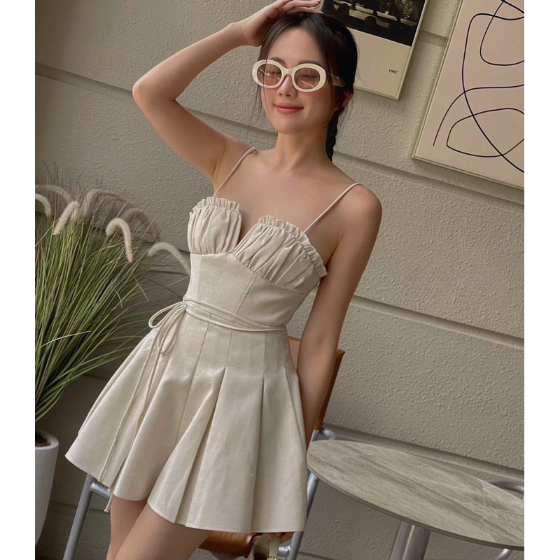 JUM HAI DÂY NƠ NGỰC