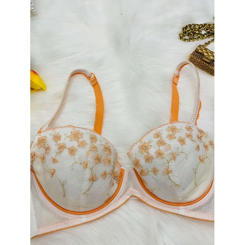 Áo ngực Triumph size 70D