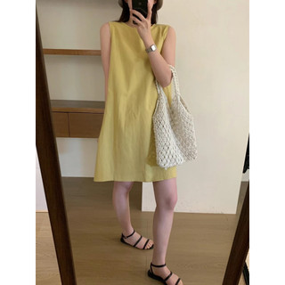 Váy m.c vàng cổ tròn không tay dáng ngắn basic