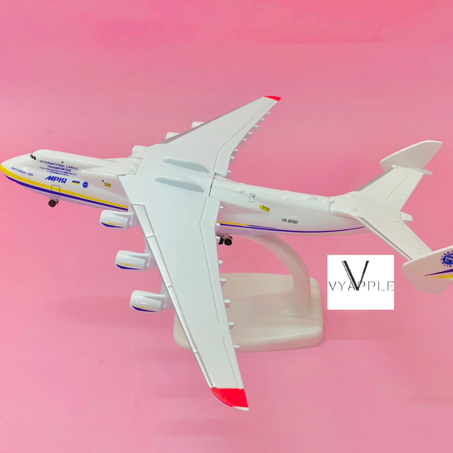 Mô Hình Máy Bay Vận Tải Antonov Airlines AN225 Cao Cấp Tỉ Lệ Chuẩn 20cm
