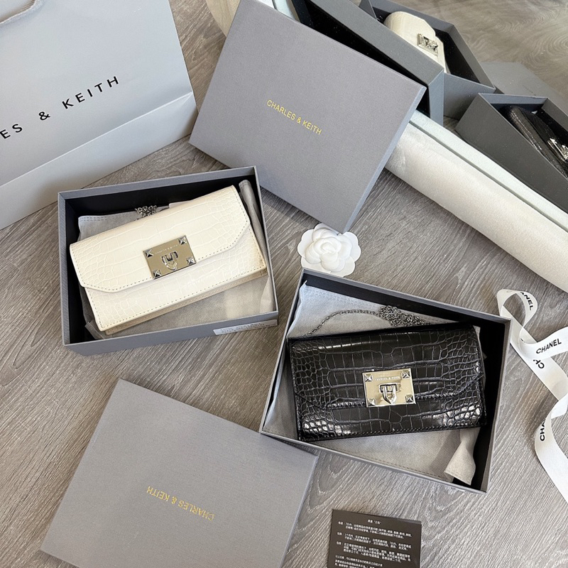 Clutch nữ vân da cá sấu CNK kèm dây đeo full box