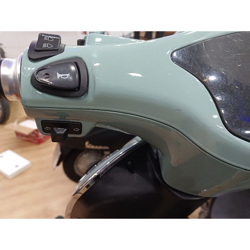 Công tắc xe máy điện Vespa