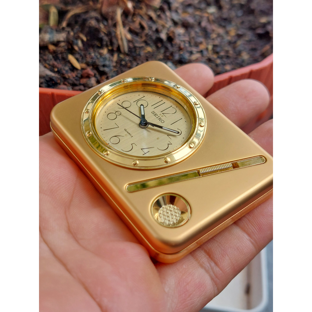 Đồng hồ xưa nam để bàn Seiko báo thức vàng nhủ chạy pin hàng Si