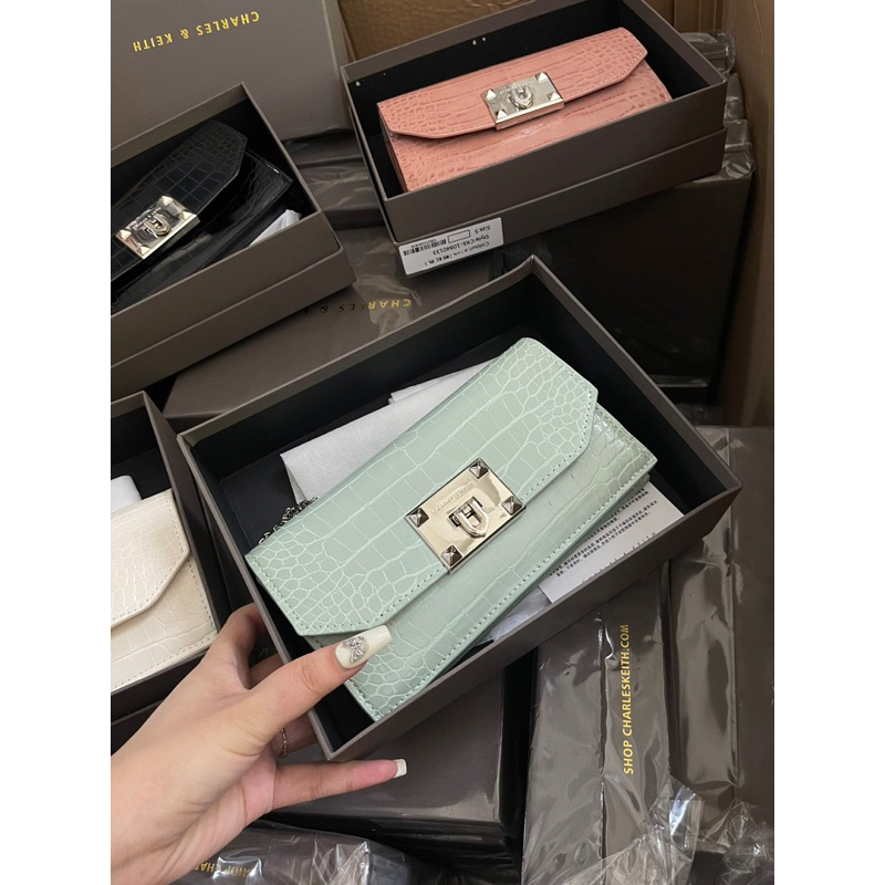Clutch nữ vân da cá sấu CNK kèm dây đeo full box