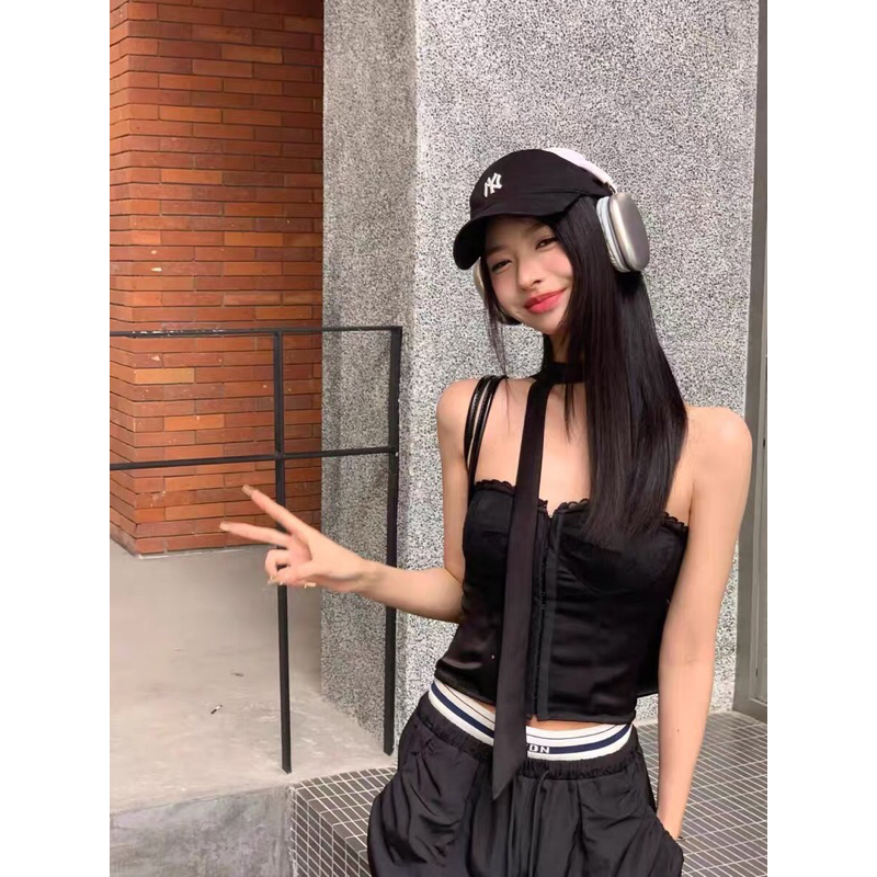 [CÓ BIGSIZE] Varvet Áo Croptop Hai Cài Núc Cá Tính Black Outfit Retro Phong Cách Thời Trang | BigBuy360 - bigbuy360.vn