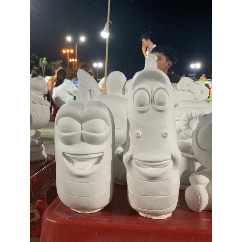 Tượng tô màu thạch cao hình sâu Larva size lớn
