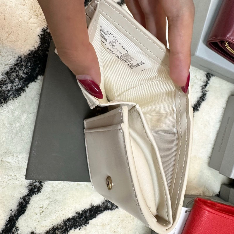 Ví 𝐂𝐡𝐚𝐫𝐥𝐞𝐬 & 𝐊𝐞𝐢𝐭𝐡