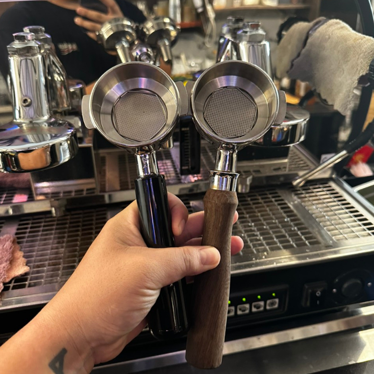 Tay cầm pha trà sử dụng cho máy pha cà phê phù hợp 58mm, tay pha trà cán nhựa ABS PEACE COFFEE