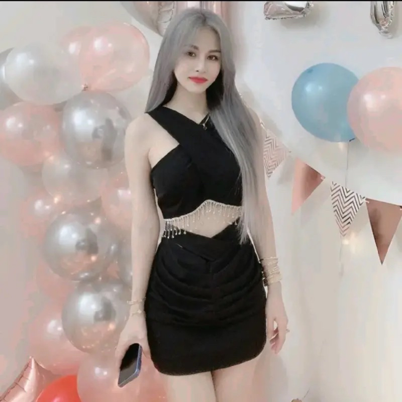 Đầm body cổ chéo tua rua đá