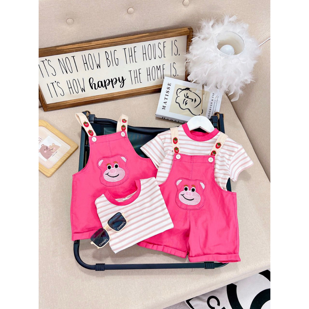 Set yếm hồng gấu dâu+ áo kẻ hồng bé gái