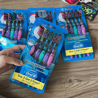 Sét 5 bàn chải đánh răng oral-b made thái