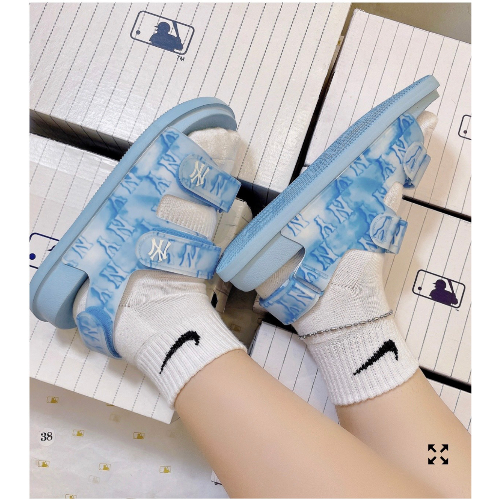 Dép Sandal nữ MLB chunky  đế thấp quai ngang khóa dán full box.