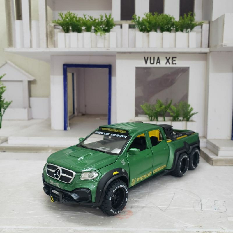 Mô hình xe bán tải Mercedes-Benx X-Class 6x6 chuyên off road có đèn và chạy cót