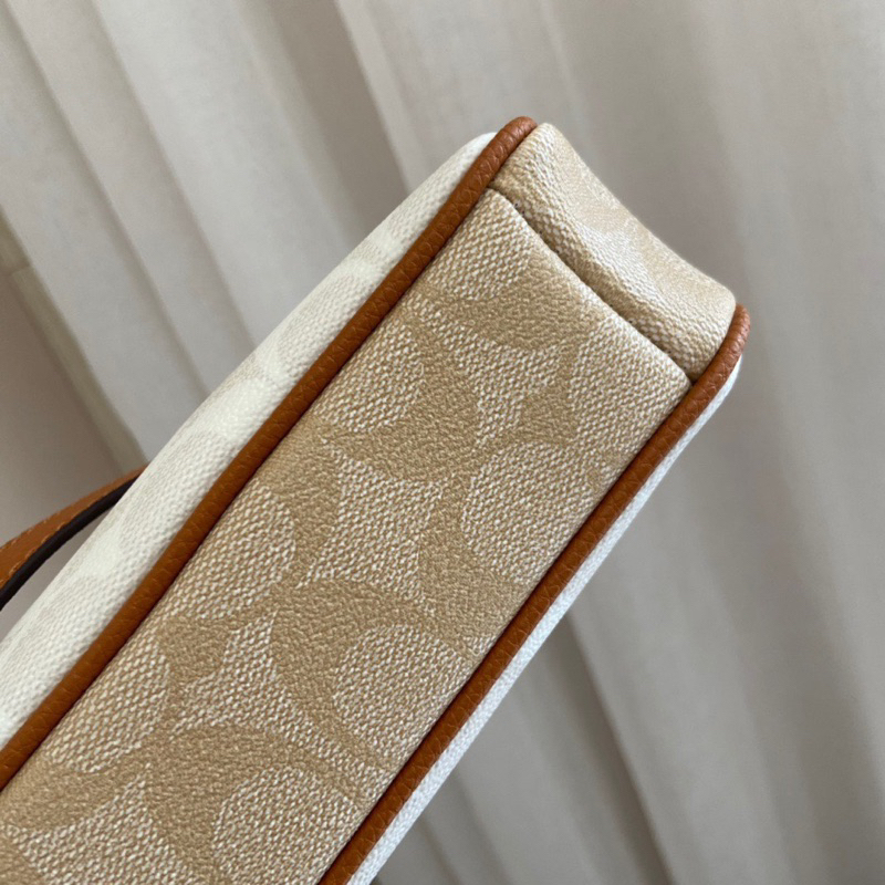 Túi Coach nolita size nhỏ