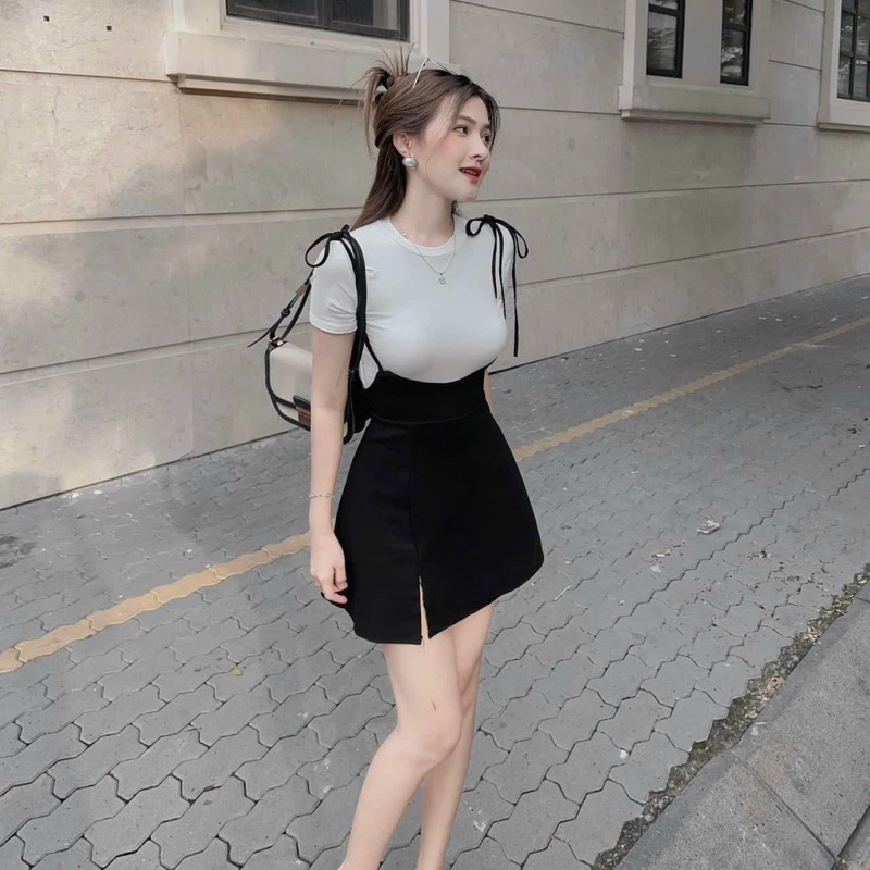 Sét Váy Yếm Xẻ Đùi Gồm Áo Bo Tăm Kèm Yếm Thắt Dây Yếm Umi