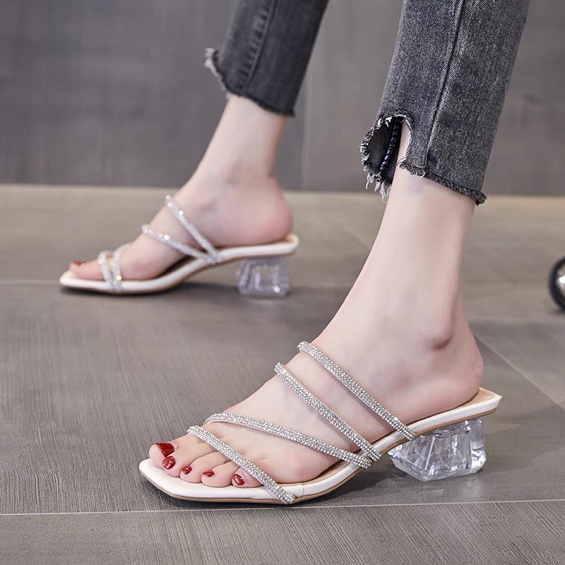 Dép Sandal, cao gót nư, quai đính đá sang chảnh, gót trong êm nhẹ, cao 3p dễ đi. Dép đi du lịch, đi cafe
