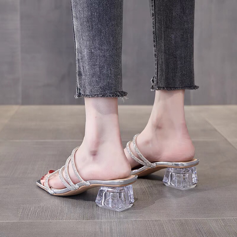 Dép Sandal, cao gót nư, quai đính đá sang chảnh, gót trong êm nhẹ, cao 3p dễ đi. Dép đi du lịch, đi cafe