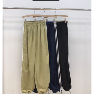 Quần vải dù adidas 3 sọc mã 10990