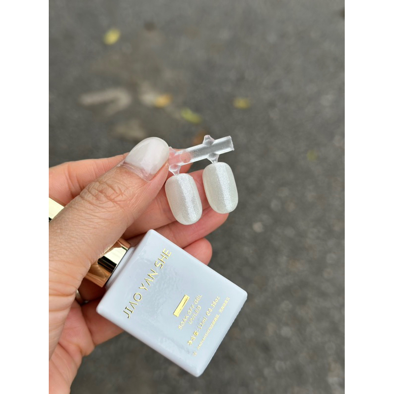 Nhũ trắng Jiao Yan She