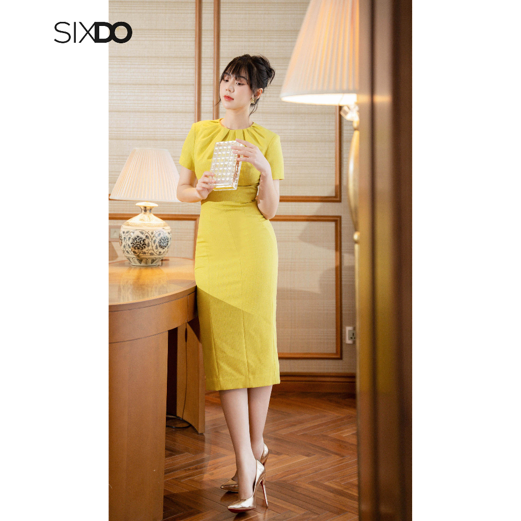 Đầm thô vàng cổ tròn xếp li dáng ôm thời trang SIXDO (Yellow Gathered Neckline Midi Raw Dress)