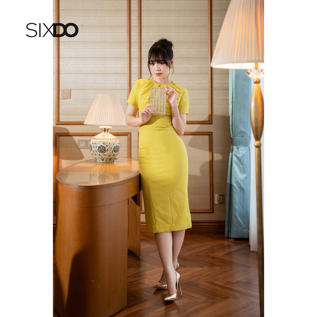 Đầm thô vàng cổ tròn xếp li dáng ôm thời trang SIXDO (Yellow Gathered Neckline Midi Raw Dress)