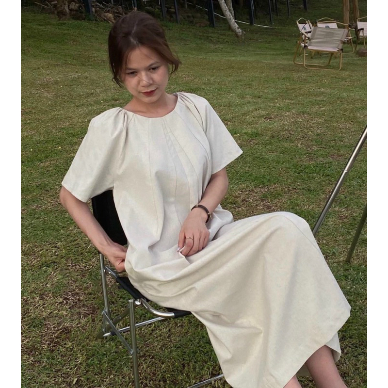 Đầm cổ tròn xếp ngực linen tay lửng dáng dài
