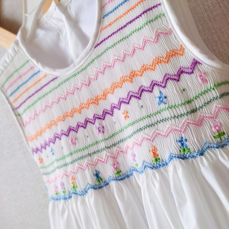 Đầm Smock trắng cổ tròn, tay sát nách cho bé gái 10kg - 40kg