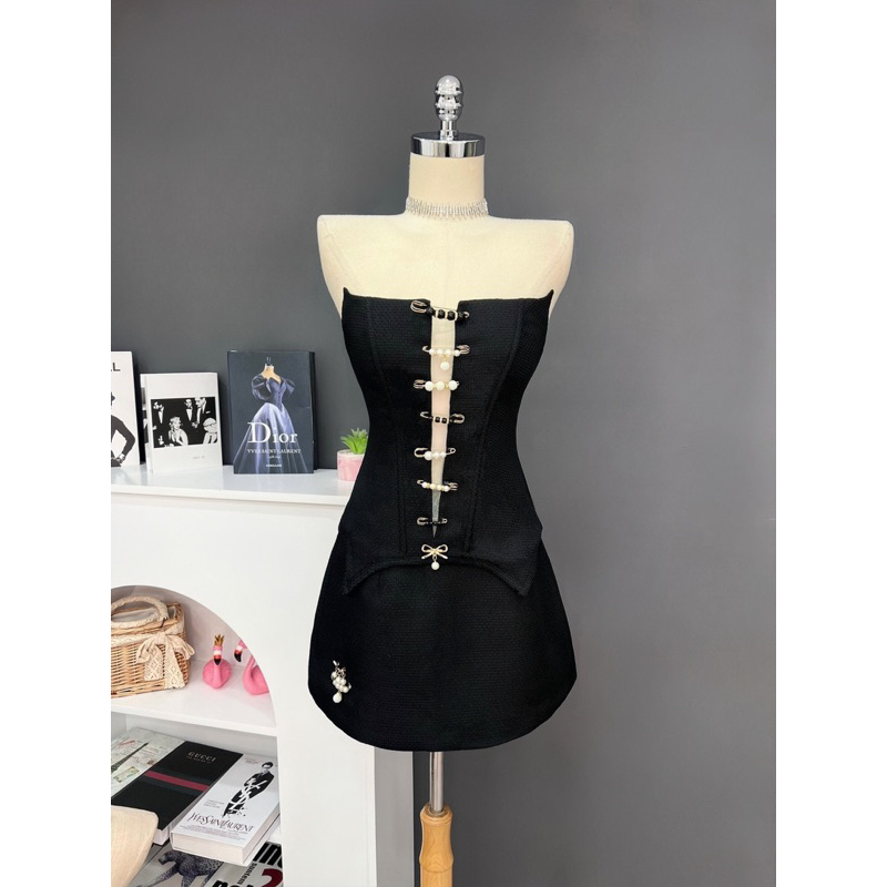 Set áo corset cài ghim phối chân váy
