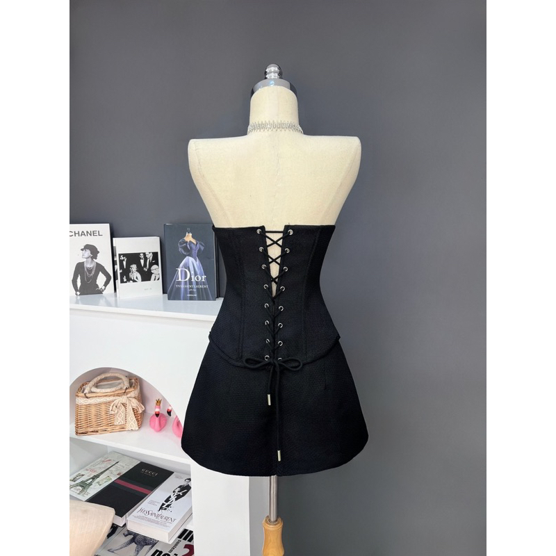 Set áo corset cài ghim phối chân váy