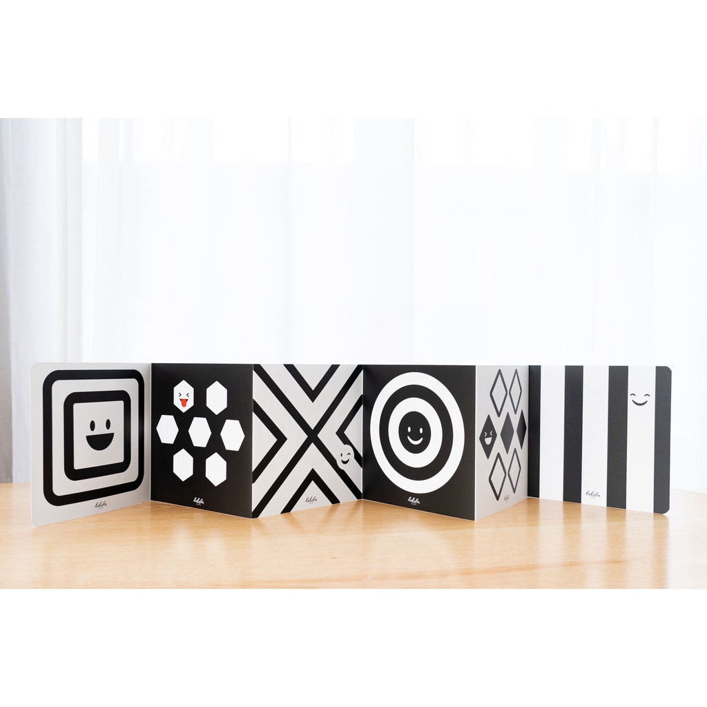 Bộ thẻ kích thích thị giác cho bé bao gồm thẻ gấp và thẻ decal dán tường thương hiệu Lalala baby