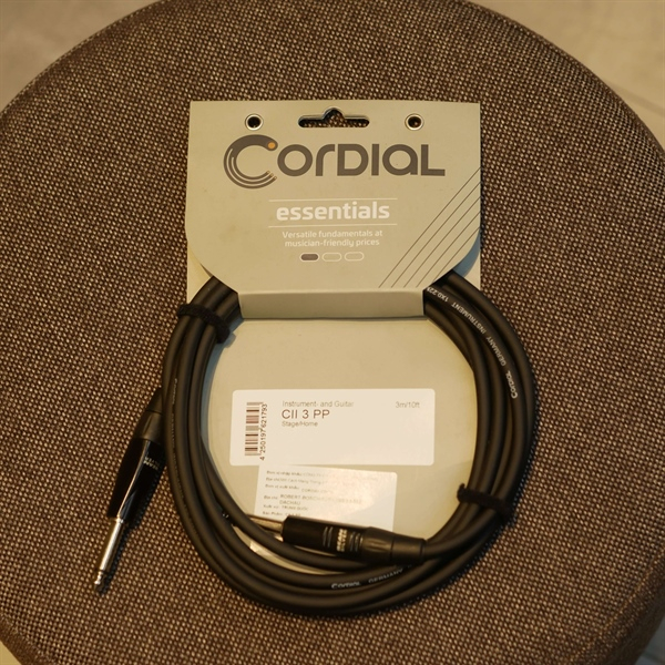 Dây tín hiệu 2 đầu 6 ly Cordial CII 3 PP