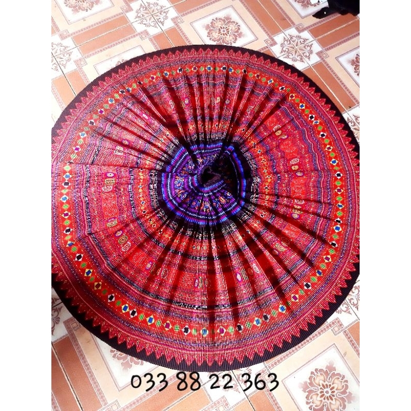 Váy mông dập ly chuẩn người Hmong