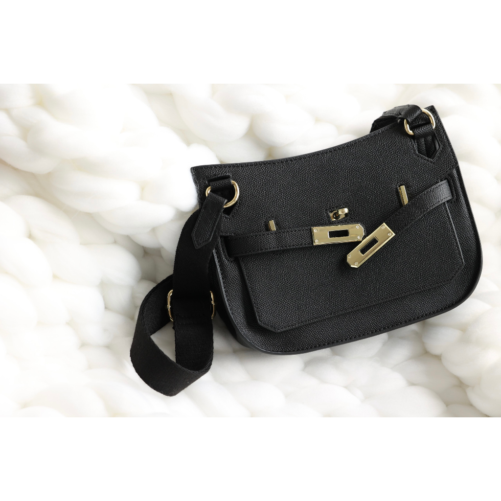 Túi xách đeo chéo Her. Mec Mẫu mới Size 23cm Màu Đen