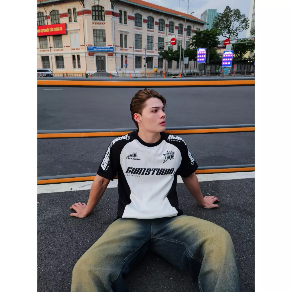 Áo Thun Nam Nữ From Rộng Màu Trắng Phối Tay Đen GonzStudio Phong Cách Hiện Đại - OldSchool