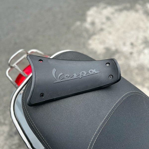 Nắp Che Ắc Quy Hàng Đẹp Cho Vespa Sprint Primavera