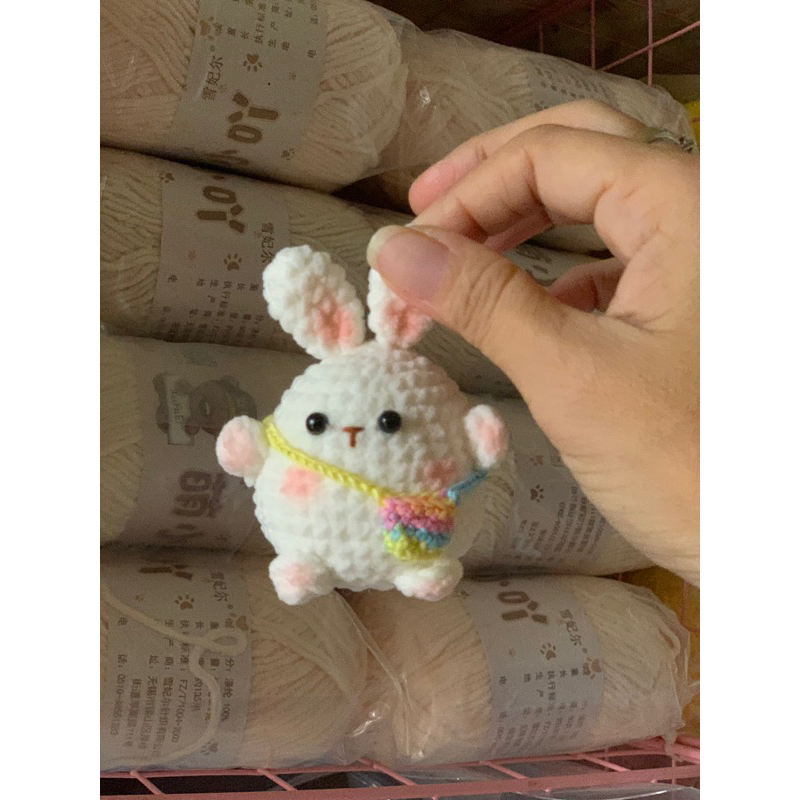 Thỏ móc khoá bằng len