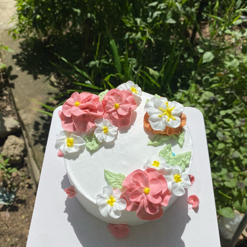 Bánh kem sinh nhật mẫu hoa 16cm