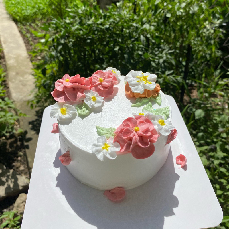 Bánh kem sinh nhật mẫu hoa 16cm