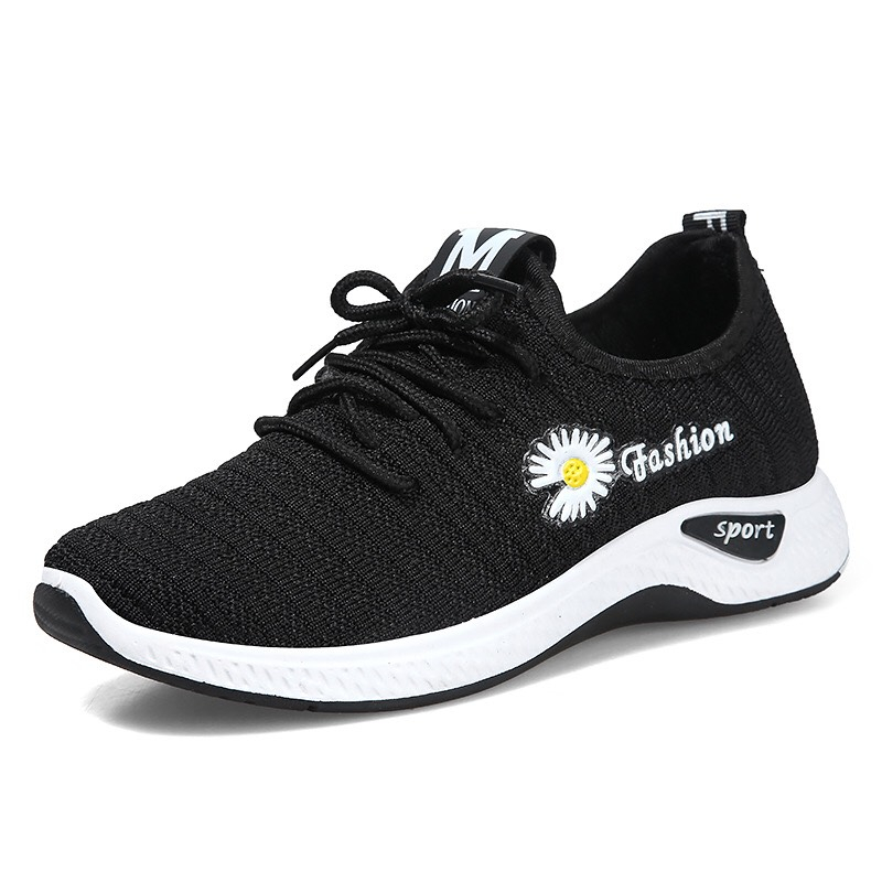 Giày sneaker nữ dành cho mọi lứa tuổi