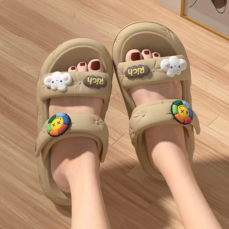 Dép sandal nữ , Dép quai hậu phong cách Hàn quốc đế cao 4cm có gắn sticker siêu xinh