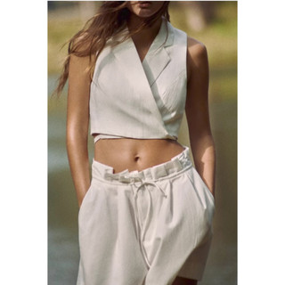 Áo Zara cổ vest lửng và quần short linen chất đẹp