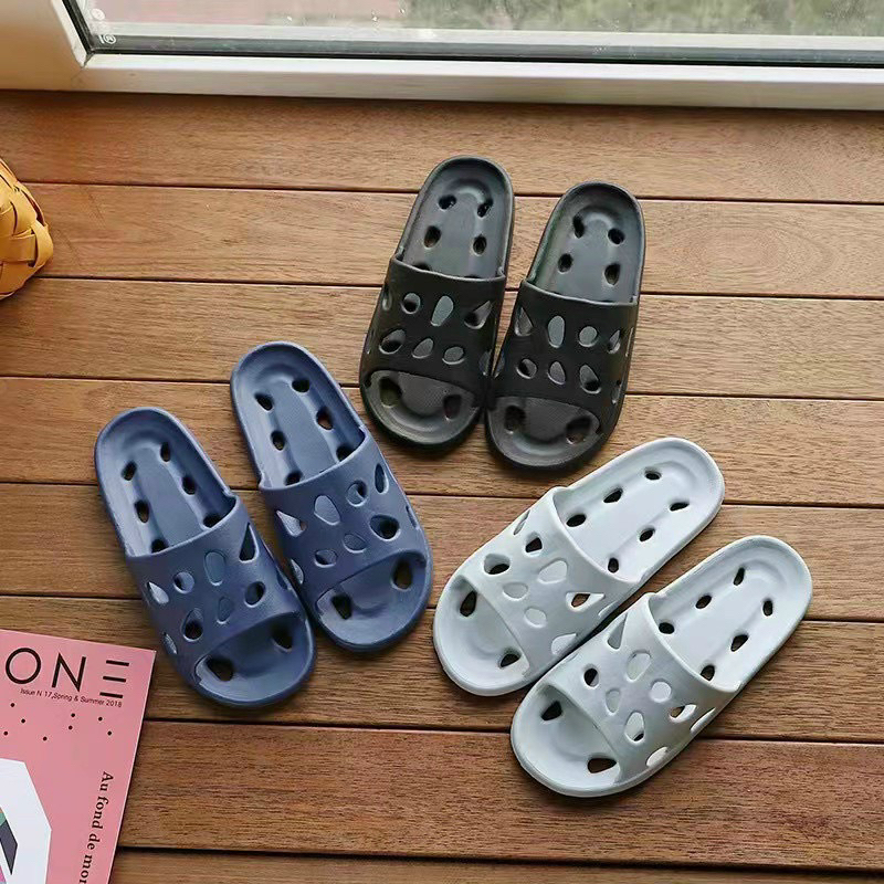 Dép xop lo đi trong nhà tắm