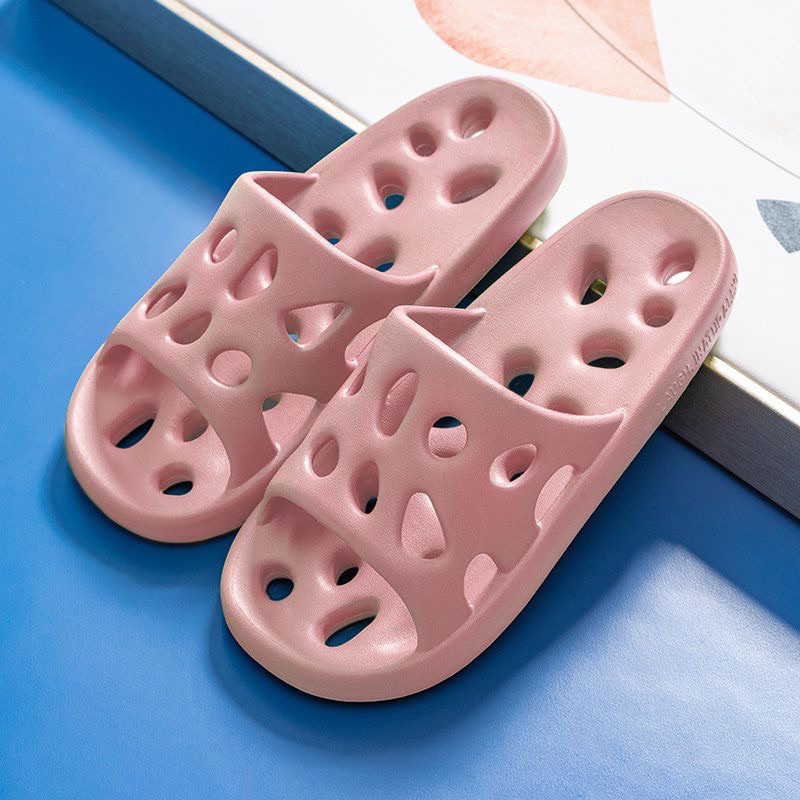 Dép xop lo đi trong nhà tắm