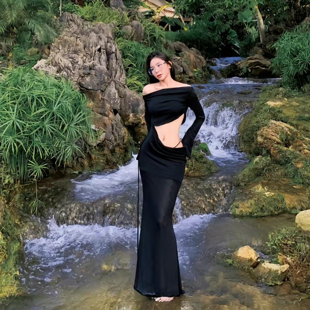 Đầm Body Tay Dài Trễ Vai Khoét Eo