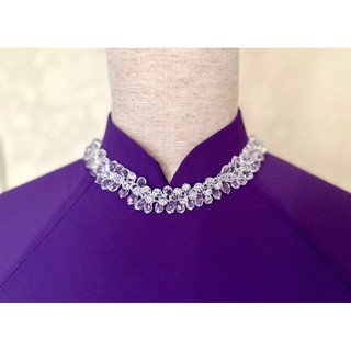Vòng cổ pha lê Swarovski kiểu Hoa diên vỹ