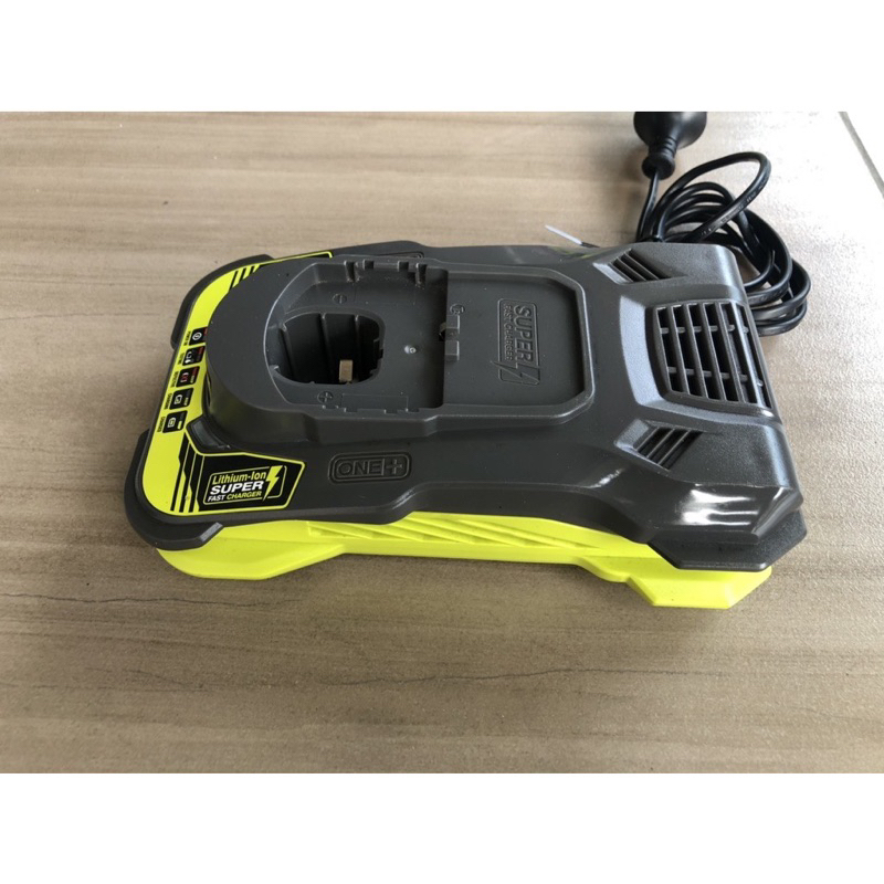 Sạc pin ryobi 18v