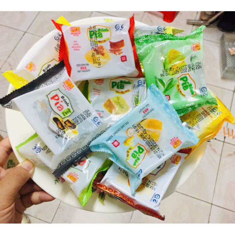 Bánh pía kim sa Tân Huê viên mix đủ vị kim sa