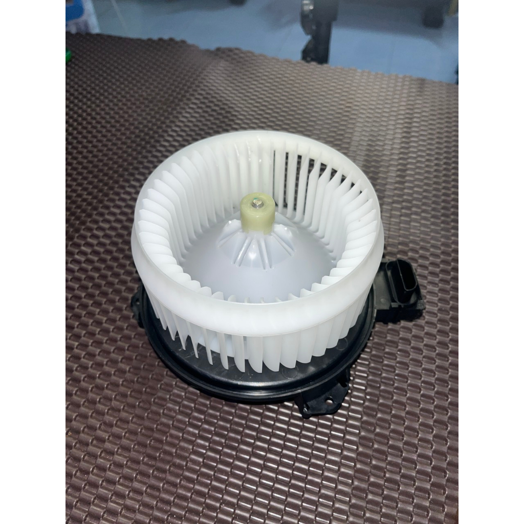 Quạt dàn lạnh 1702 lắp xe toyota vios cá mập altit