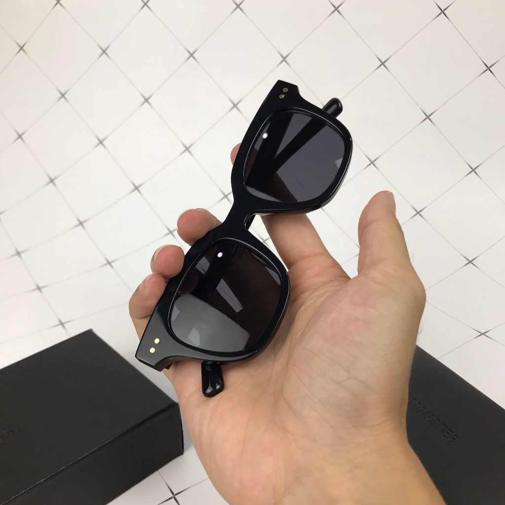 KÍNH Gentle Monster HÀNG CHÍNH HÃNG ĐÃ QUA SỬ DỤNG. TRÒNG THỦY TINH CHỐNG UV. THỜI TRANG DÀNH CHO CẢ NAM VÀ NỮ