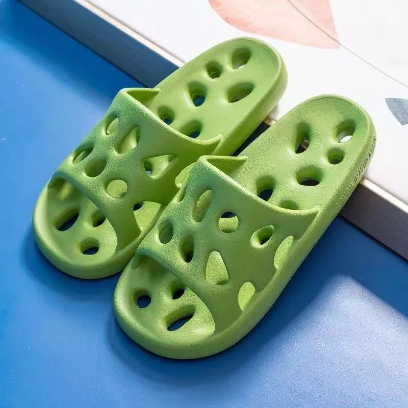 Dép xop lo đi trong nhà tắm